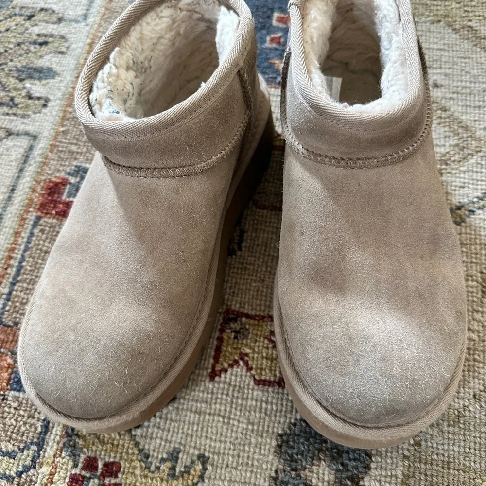 UGG Short' Classic Ultra Mini Platform Boots Sand sz 4